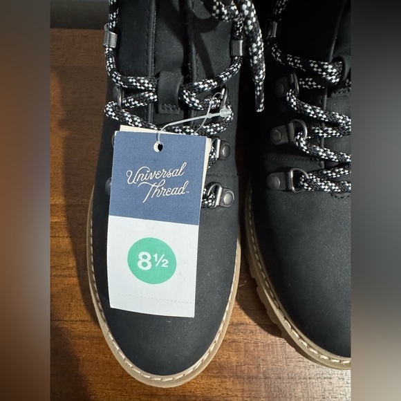 Universal Threads Boots - Picture 2 of 9